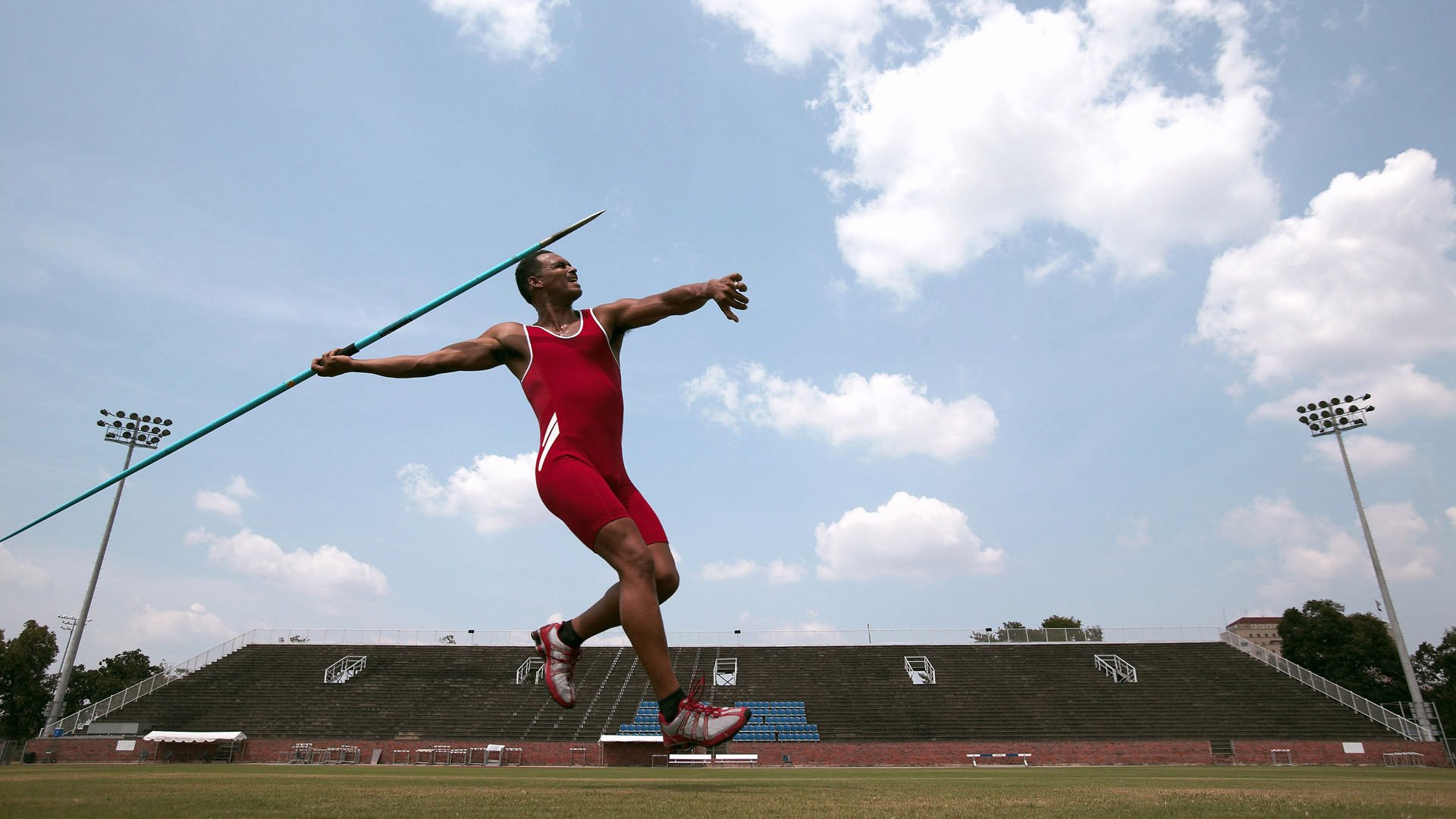 行业“足球+文化+旅游”产业链创新集群在全国逐步落地,发展势头强劲